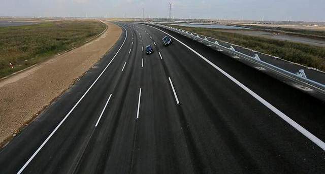 中汽中心鹽城汽車試驗場測試技術交流會 推動鹽城汽車產(chǎn)業(yè)高質(zhì)量發(fā)展